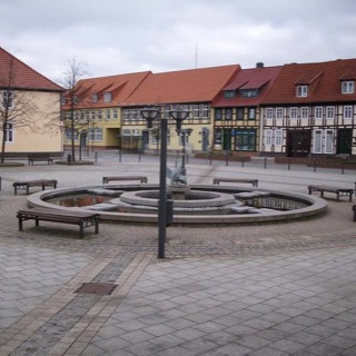 Arendsee-Marktplatzbrunnen-Naturstein-Brunnen