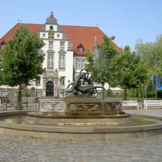 Brunnen-Marktplatz-Bad-Schwartau-Naturstein
