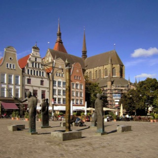 Naturstein-Rostock-Markt-Möwenbrunnen