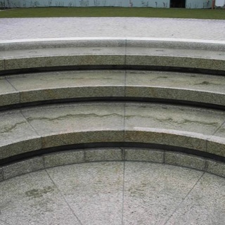 Terrassenbrunnen-Wasserstufen-Naturstein-Granit
