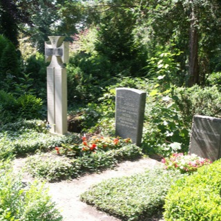 Burgtorfriedhof-Grabmal-Lübeck