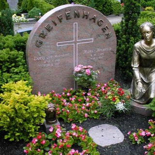 Grabstein-Ahrensburg-Bestattung-Steinmetz