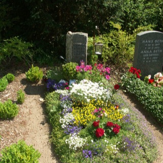 Grabstein-Friedhof-Malente-Steinmetz