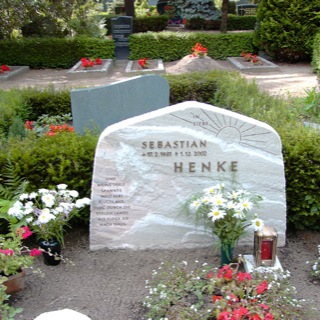 Grabstein-Friedhof-Wismar-Steinmetz