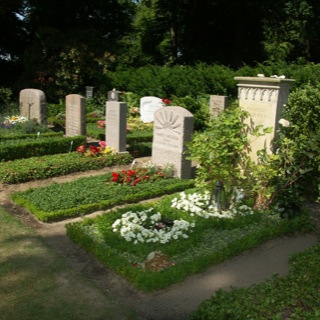 Vorwerker-Friedhof-Lübeck-Steinmetz-Grabstein