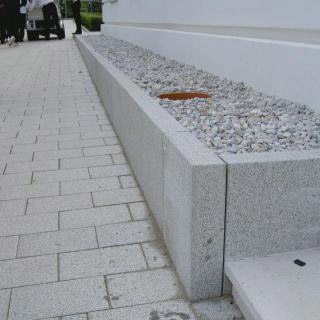 Hochbeeteinfassung Natursteinmaür Heiligendamm Granit