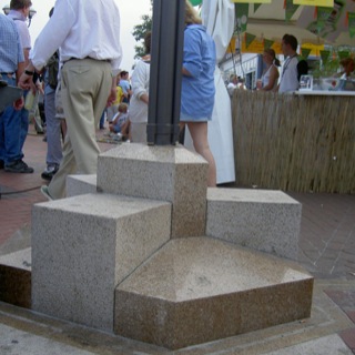 Sitzelement-Promenade-Grömit-Granit